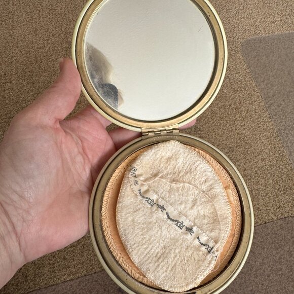 Vintage Compact - Picture 4 of 8